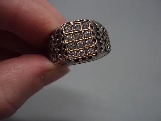 Кольцо белые вставки печатка корона печать серебро 925 проба Украина вес 7,06 г 21,5 размер №15449 в Україні