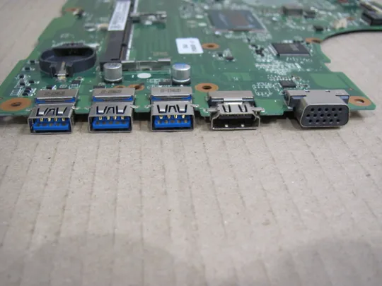 418-19 материнська плата DA0FH9MB6C0 i3-5005U SR27G  для  FUJITSU  A555  оригінал Продаж