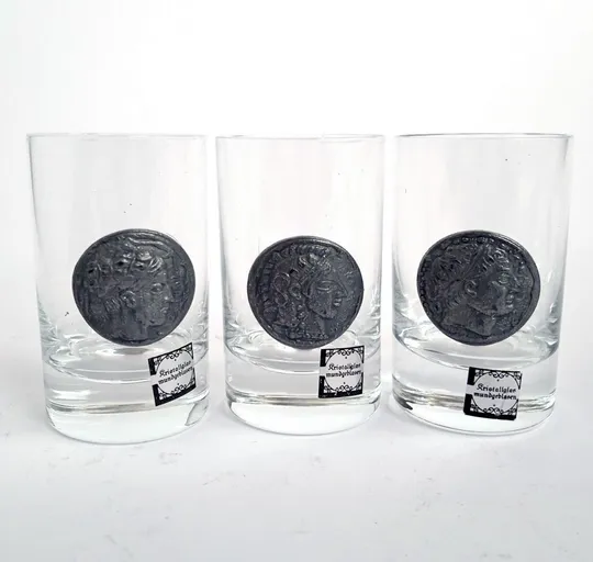 Рюмки чарки з олов'яною монетою 6 шт Helsinki кришталеве скло 1970-ті Німеччина Yf 21 Інтернет-аукціон