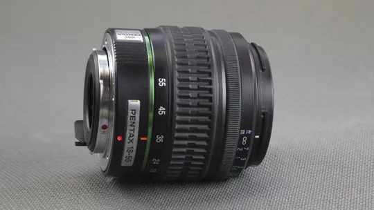 Об&#039;єктив SMC Pentax-DA AF 18-55mm 1:3.5-5.6 AL Ф52мм штатный зум для цифровыx камер Pentax Вживане Недорого