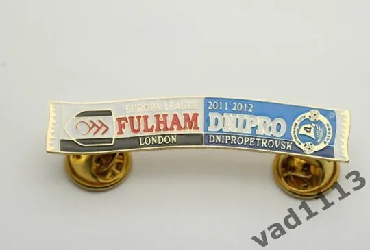Футбол - Серия значков шарфы ФК Днепр Днепропетровск (значок № 9). Лига Европы 2011-12 Фулхэм Англия -  Днепр Днепропетровск Ціна