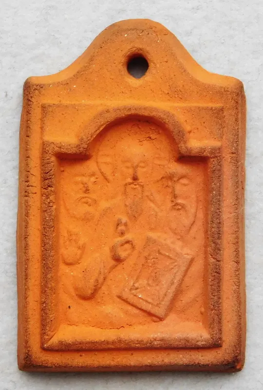 Медальйон - ладанка - Спаситель і двоє святих - теракота Ціна