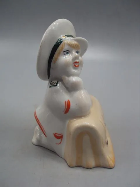 Купити Фигура фарфор статуэтка Киев капитанская дочка с портфелем Буду как папа высота 12 см №14075