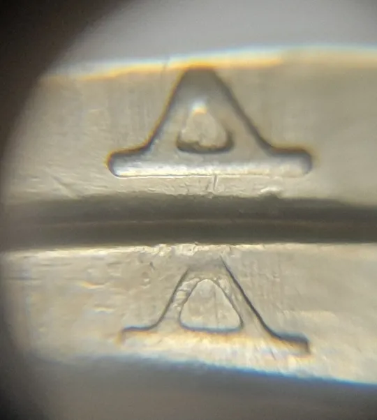 Купити (8164) 1 гривня 2010 1БА1, 1БА2 - 2 монети одним лотом (1 гривна 2010)