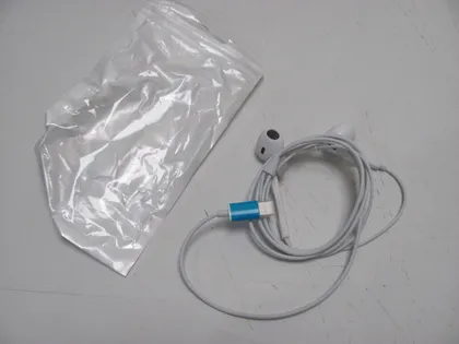 фото, 4665 Навушники Дротові для iPhone EarPods with Mic Lightning Стан Нового НІМЕЧЧИНА