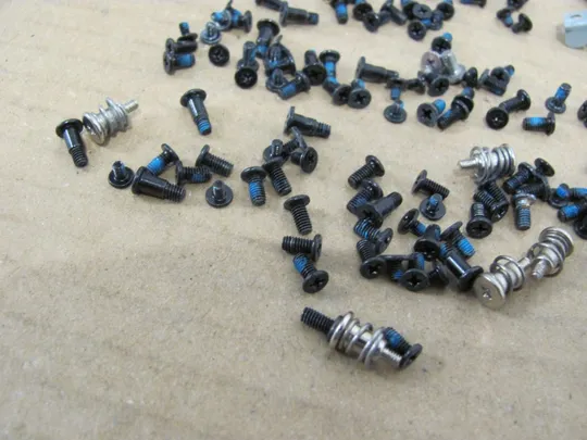 номер0200-3 комплектуюче гвинти для DELL E6520 оригінал З аукціону