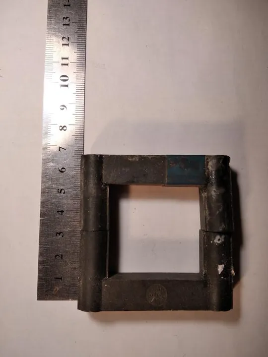 Купити Ферритовый сердечник с строчного трансформатора.