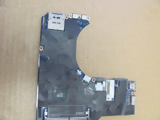 номер0995-8 материнська плата Mainboard Материнка Основна плата Системна плата Плата системи Laptop motherboard мамка ноутбучна плата DAP20 LA-F601P SRCKQ Xeon E-2186M для Dell Precision 17 7730 7740 M7730 M7740 оригінал Де купити