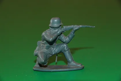 фото, НІМЕЦЬ НІМЕЦЬКИЙ ПІХОТИНЕЦЬ З РУШНИЦЕЮ солдаты Airfix Revell 54мм ДРУГА СВІТОВА війна