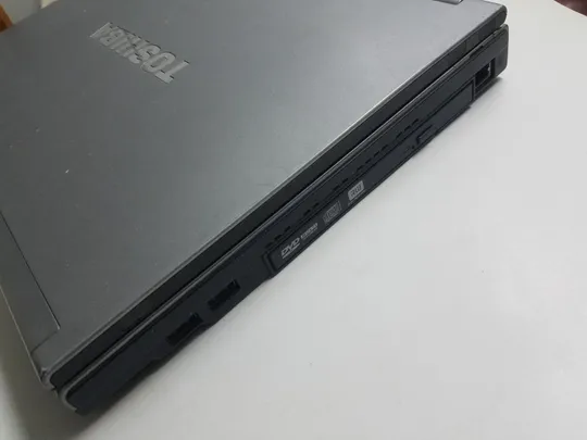 Ноутбук Toshiba Tecra M9 / 14.1" TN / Intel Core 2 Duo T7500 (2 ядра по 2.2GHz) / 2GB DDR2 / 160GB HDD Характеристики
