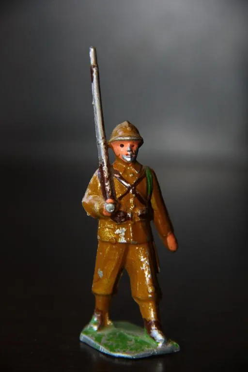 британец солдат 55-60мм BRITAINS металл 30-50е годы Англия  ###$$$ Ціна