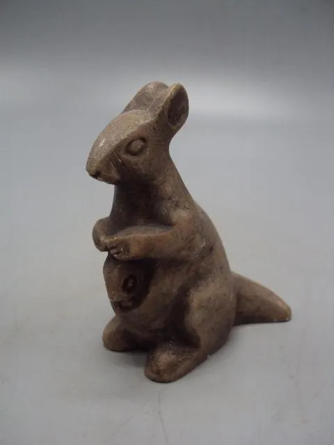 Фигура камень статуэтка миниатюра кенгуру с детенышем кенгуренком высота 7,5 см №13763 Ціна