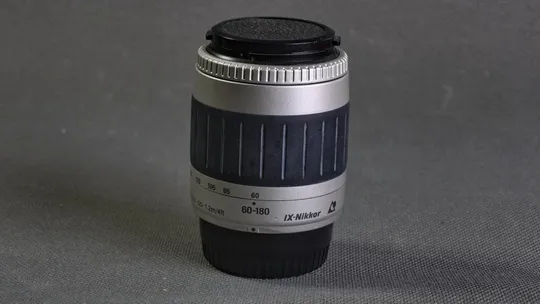 Об&#039;єктив Nikon IX-NIKKOR 60-180mm 1:4-5.6 Ф52mm для камер APS формата Вживане Продаж