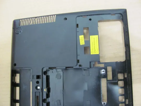 номер0326-18 Кришка дно піддон корпуса Нижний корпус (дно) для ноутбука Низ дно поддон Нижняя часть BA75-02946A для SAMSUNG NP600 NP600B5B4 оригінал З аукціону