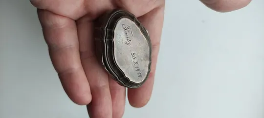 Кокаинница коробочка антикварная серебряная клеймо  1913 год sb824 Де купити