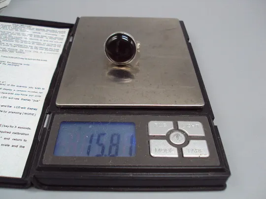 Кольцо круглая темно-коричневая вставка камень серебро Украина вес 15,81 г 21 размер №15745 На торгах