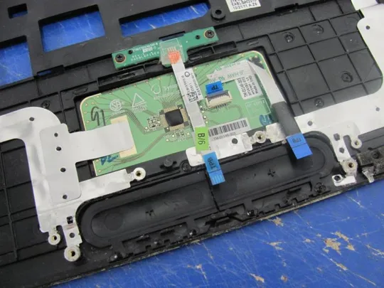 №307-5 панель палмрест тачпад ZYE3BBLDTA0I для Toshiba Satellite L750 L755 оригінал З аукціону