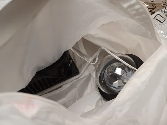 2,2-метровий надувний різдвяний сніговик на вулиці з кольоровим світлодіодом (ящик 27) На торгах