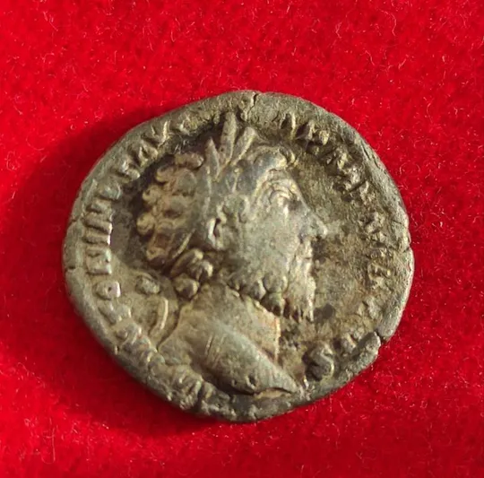 Древний Рим монета Рома со щитом и Викторией в руке,серебро, Марк Аврелий vt336 Ціна