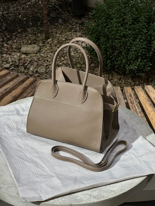Сумка The Row Soft Margaux 26 Bag in Leather Brown Capucines  99721 На торгах
