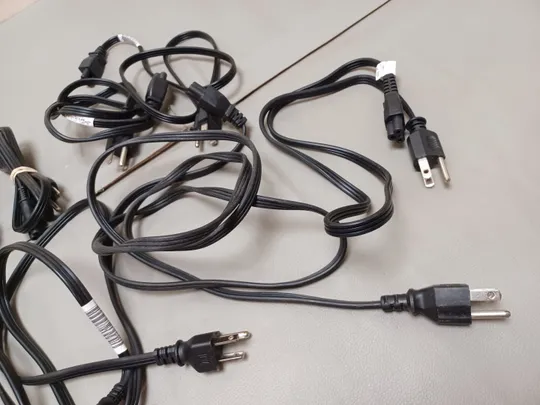 0575 МЕГА ЛОТ мережеві кабеля З аукціону