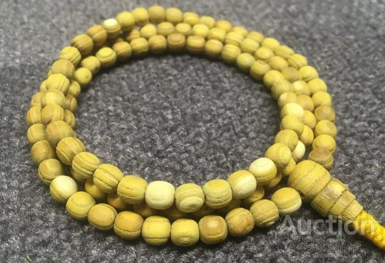 Золотистые чётки из Скумпии кожевенной, 108 бусин, d~6 мм, L~32 см, четки, мала, медитация, Будда, Ціна