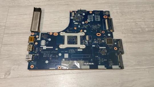 Купити материнська плата робоча Lenovo S410 M30-70 zius6/s7 la-a321p rev:1.0 i3-4030U
