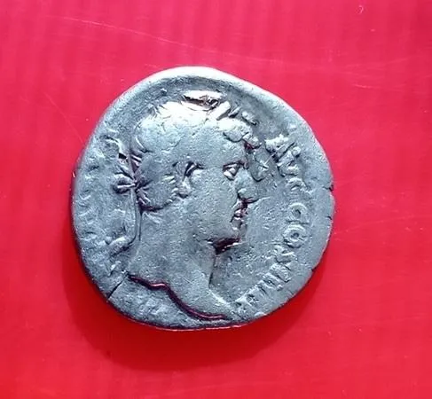 Купити Денарий под названием МОНЕТА в честь Юноны Монеты , Рим , серебро 130 год н. э.  Адриан nr523