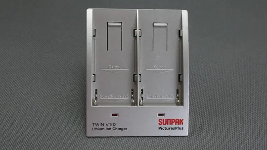 универсальное зарядное устройство SUNPAK TWIN V102 для li-ion аккумуляторов canon, sony, panasonic, Ціна