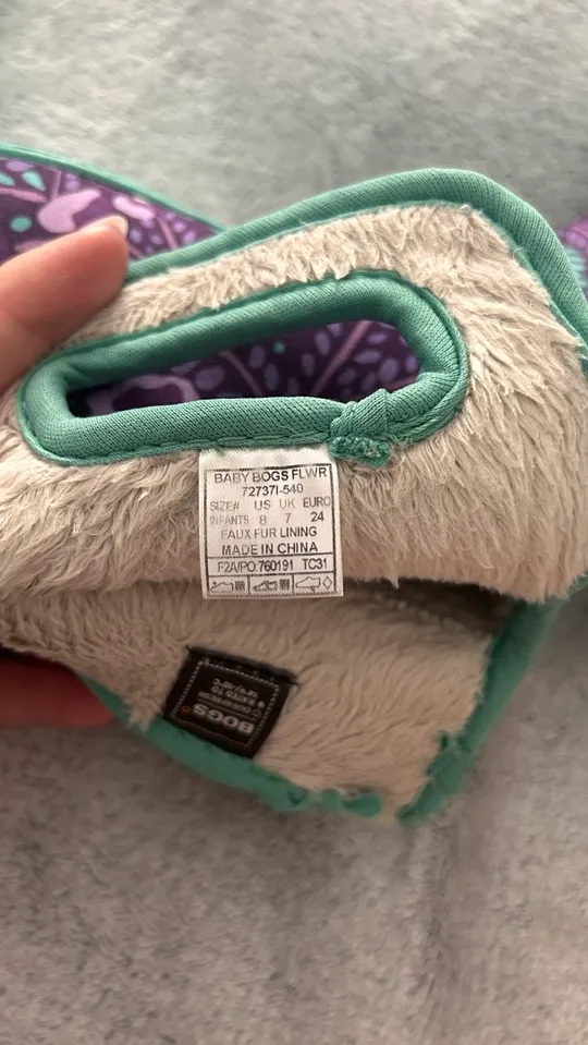Теплі дитячі водонепроникні чоботи Bogs Де купити