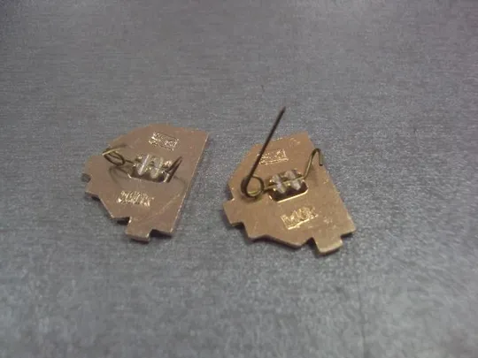 знак 1 мая мир труд май лот 2 шт №5761 Продаж