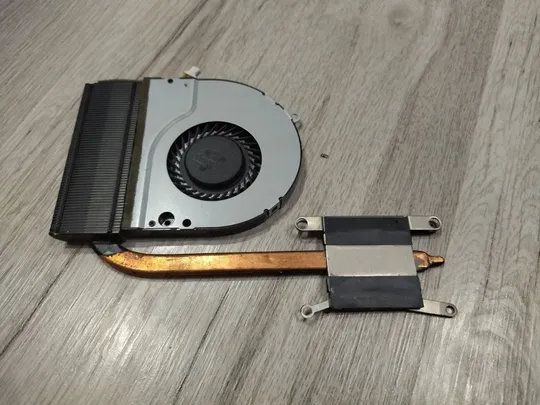 Купити Система охолодження (кулер) для ноутбука Acer Aspire E1-572  (P/N:AT0VR0020R0)