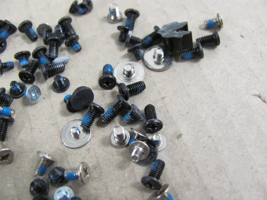 373-11  комплектуюче гвинти   для HP Pavilion  17-F 17-P оригінал З аукціону