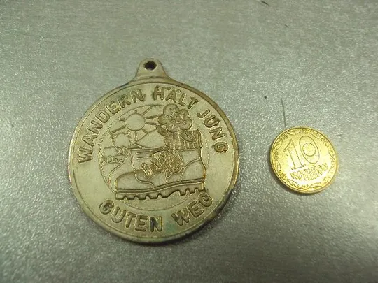 Купити знак подвес брелок германия wandern hält jung guten weg deutsche bundesbank wanderartion 1983 №с9314
