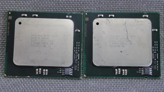 пара 10х ядер/20x потоков Intel Xeon E7-2870 SLC3U 2.40-2.80GHz 30MB 10C/20Th LGA1567 server CPU Ціна