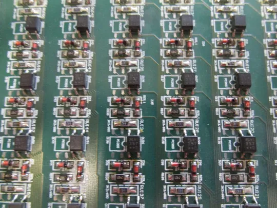 ПЛАТА 64 ОПТОПАРИ + РАДІОДЕТАЛІ НА ЗАПЧАСТИНИ МАЙСТРУ Характеристики