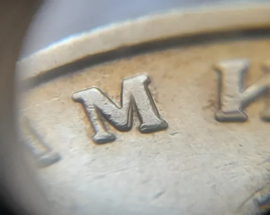 (8215) 1 гривня 2006 різновид викрошки у букві "Р" слова "ГРИВНЯ" на гурті + двійний удар на реверсі (1 гривна 2006 брак) Де купити