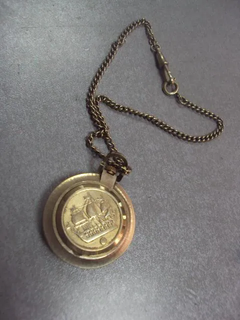 часы карманные кввму 50 лет корабль парусник Калининградское высшее военно-морское училище №492 З аукціону