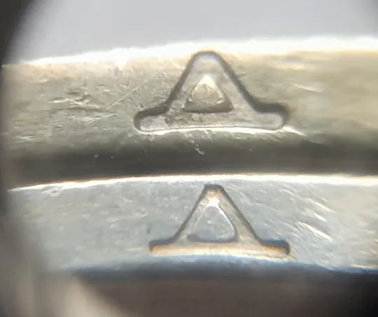 Купити (8195) 1 гривня 2004 1БА1, 1БА2 - 2 монети одним лотом (1 гривна 2004)