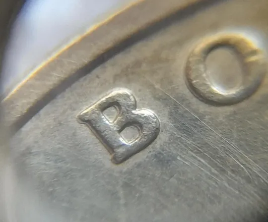 (4772) 1 гривня 2010 двійний удар вліво на буквах ВОЛОДИМИР на реверсі (1 гривна 2010 брак) З аукціону