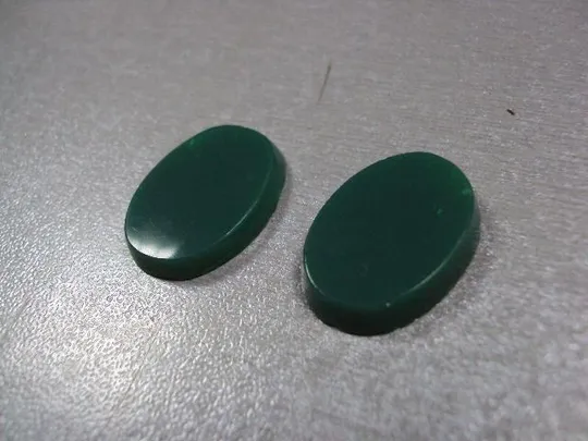 Купити Камень хризопраз овальный для ювелирных изделий вес 5,6 г 3,5х23,5х17,5мм и 4х24х17мм лот 2шт №13285