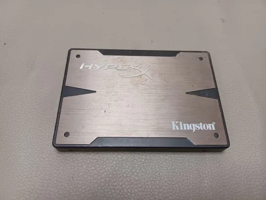 1061 SSD диск KINGSTON 120GB 2.5" SATA НІМЕЧЧИНА Продаж