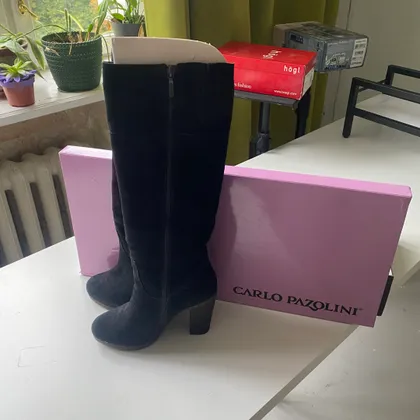 фото, Чоботи Carlo Pazolini натуральна замша розмір 37