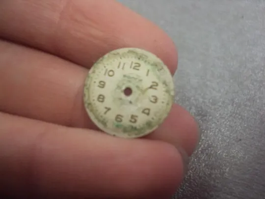 Купити часы наручные циферблат волга №22