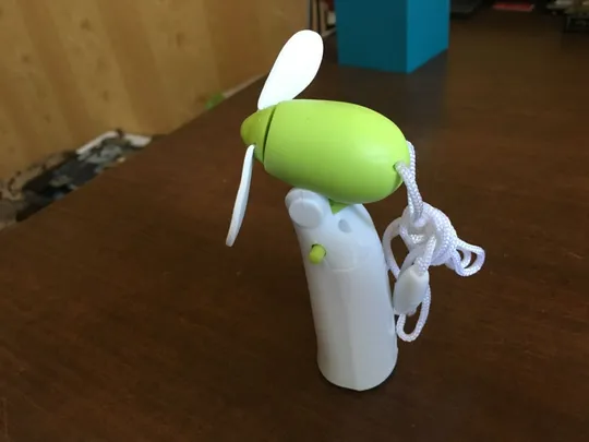 Портативный вентилятор на батарейках Ціна