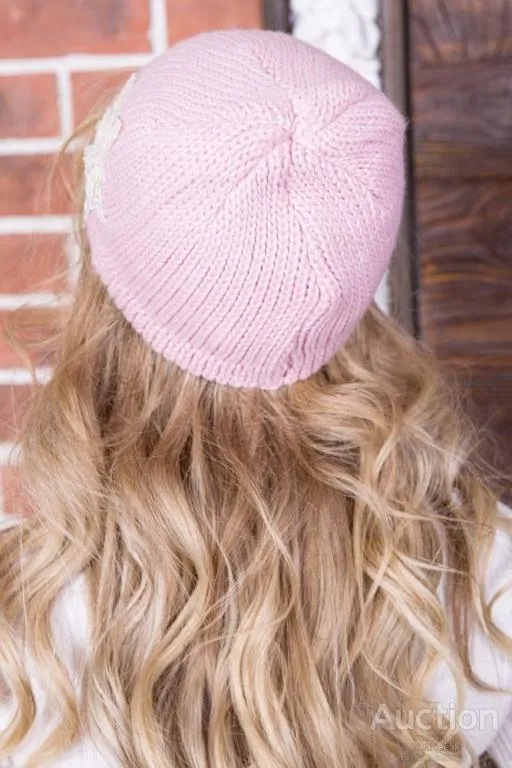 Женская шапка, пудрового цвета с декором, 167R008 З аукціону