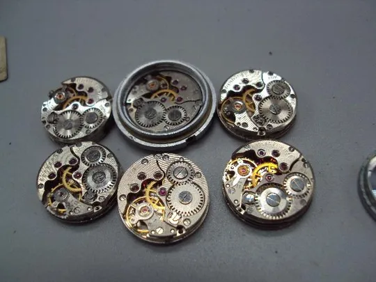 Механизмы и циферблаты женские наручные часы Чайка круглые ссср не на ходу лот 6 шт №14664 Де купити