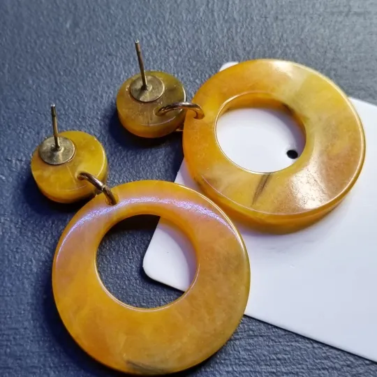 Сережки з глянцевим покриттям Характеристики