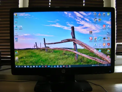 фото, Матовий Монітор HP Pavilion 2011x 20.0" LED VGA / D-Sub + DVI 16:9 1600x900 Новий Блок Живлення з США