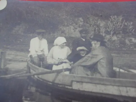 Купити фотография отдых священник на лодке №917